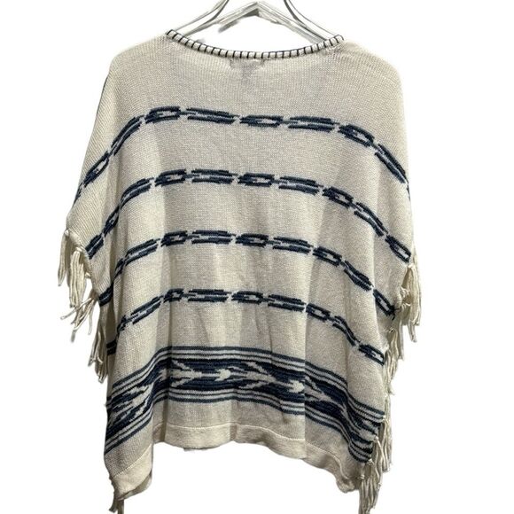 Chaps denim, Southwestern Boho Sleeved Poncho fringe sweater Size Medium - Picture 5 of 6